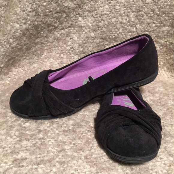Blowfish Malibu Black Flats Size 8 | Malibu black, Black flats, Blowfish shoes flats